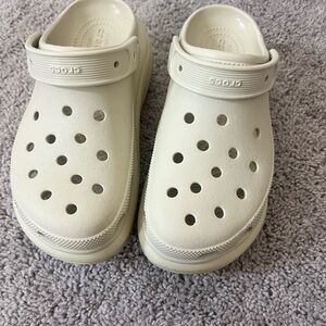 CROCS women’s Platform shoes SZ W9/M7